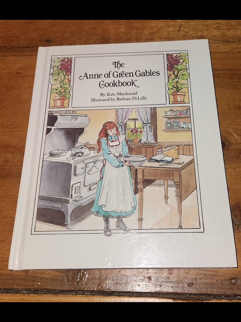 Vintage Anne of Green Gables Cookbook Hard Cover 1985